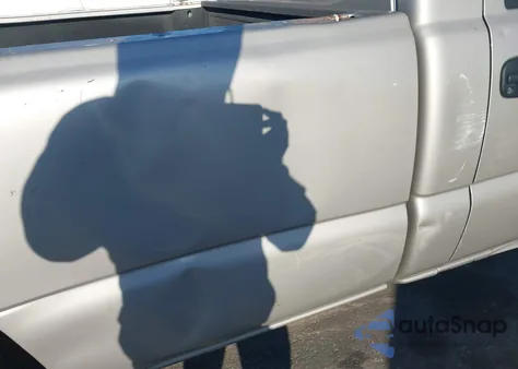 2005 GMC Sierra 1500 Work Truck z USA, uszkodzony, nr VIN 1GTEC14X35Z121019